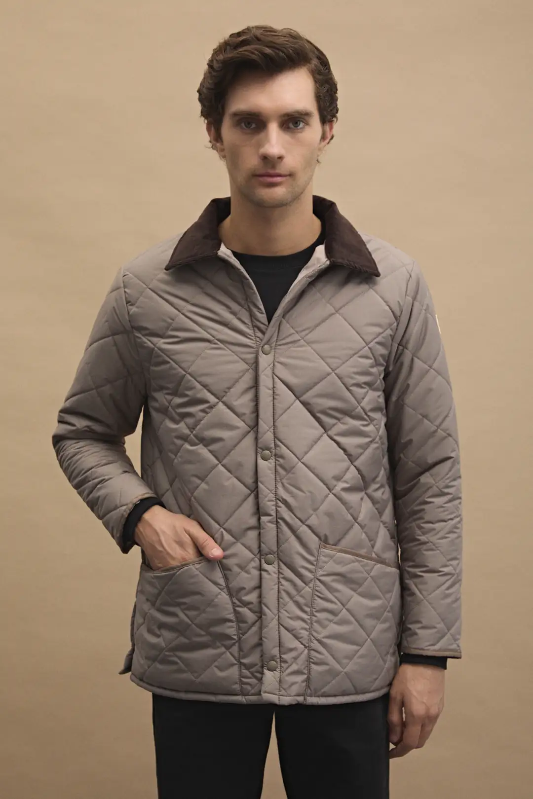 Kapitone Basic Mont - Bej