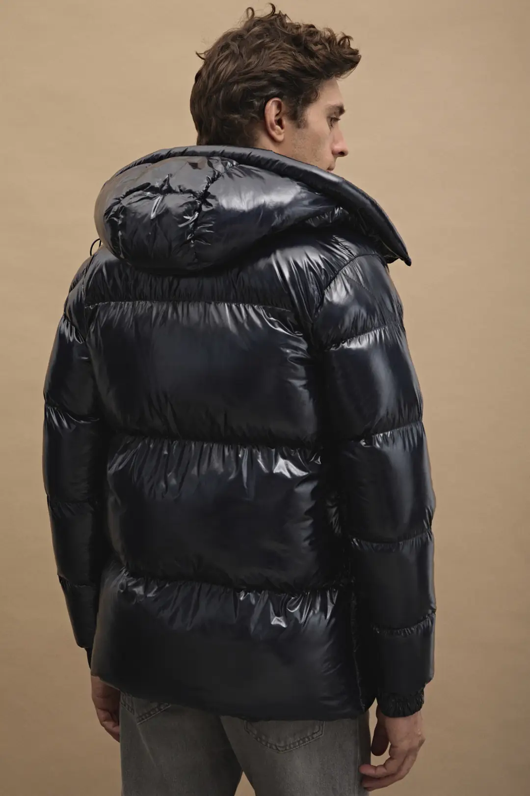 Çıkarılabilir Kapüşonlu Parlak Puffer Mont 5