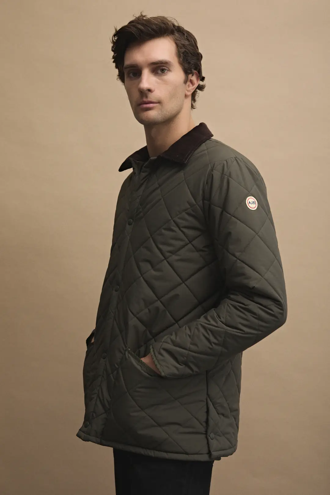 Kapitone Basic Mont
